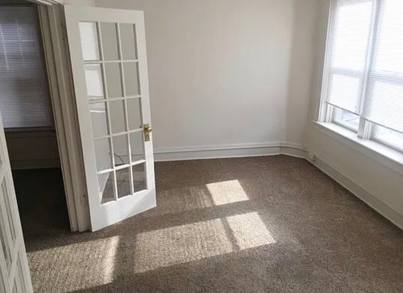 Building Photo - 896 29th St