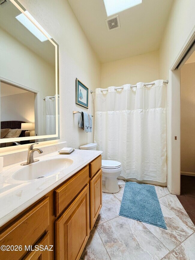Building Photo - 1465 W Bridalveil Pl