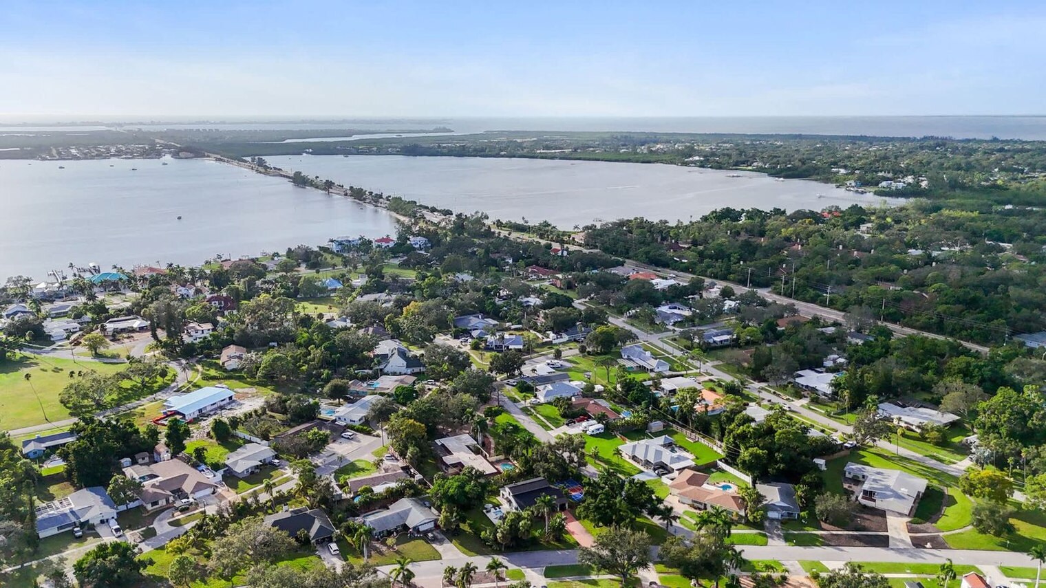 Building Photo - 612 Montezuma Dr