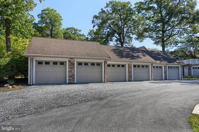 Building Photo - 101 High Pointe Dr