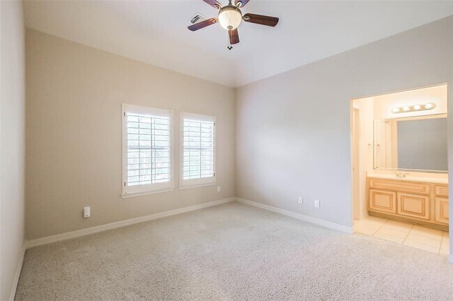 Building Photo - 12411 Santiago Cove Ln