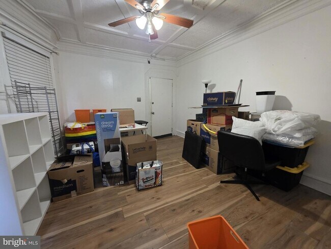 Building Photo - 4910 Chestnut St