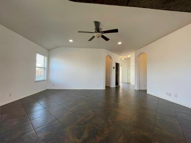 Building Photo - 457 Dragon Ridge Rd