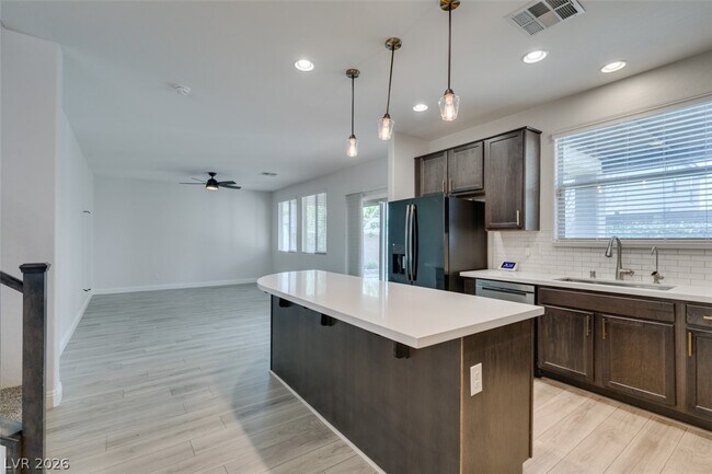 Building Photo - 6633 Autumn Breeze St