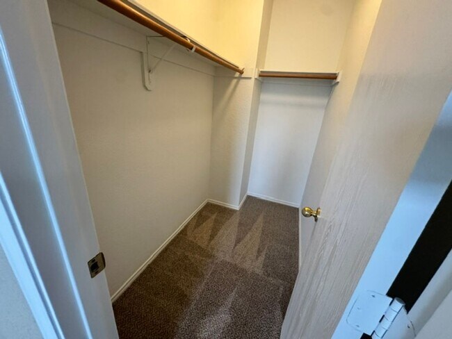 Building Photo - 10719 Shaenmeadow