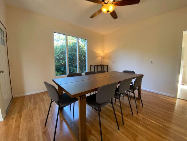 Building Photo - Rustic 4-Bed, 2-Bath Home in Happy Valley ...