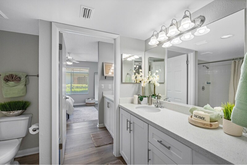 Building Photo - 2133 Polo Gardens Dr