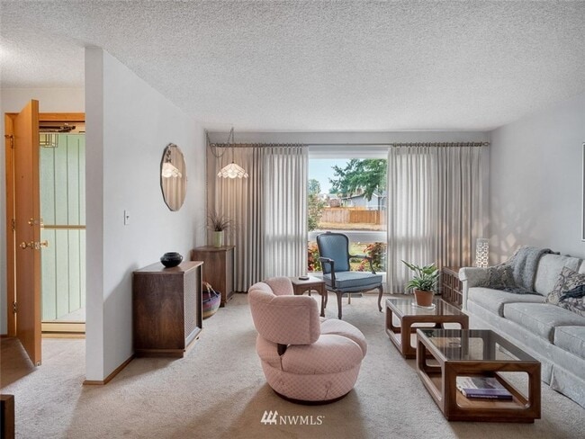 Building Photo - Charming 3-Bedroom Home with Fresh Updates