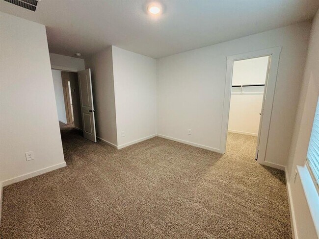 Building Photo - 1719 Mazzini Dr