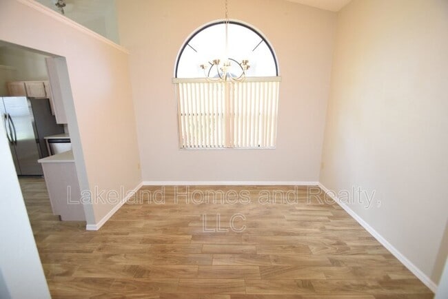 Building Photo - 6022 Crane Dr