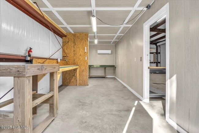 Building Photo - 7071 Old Oak Rd NW