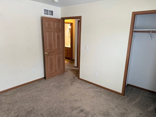 Building Photo - County Farm - 4180/4182