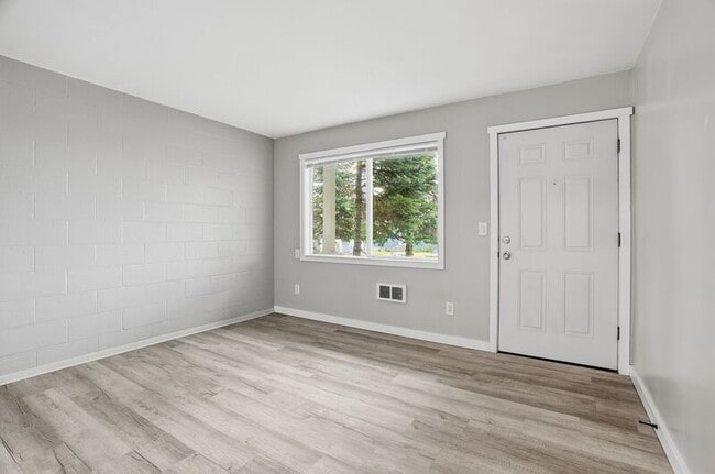 Building Photo - The Fairview Apartments