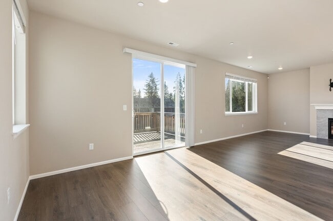 Building Photo - Beautiful 5Bd home in  Marysville