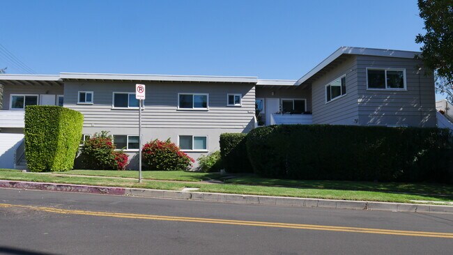 Primary Photo - 16558 W Sunset Blvd