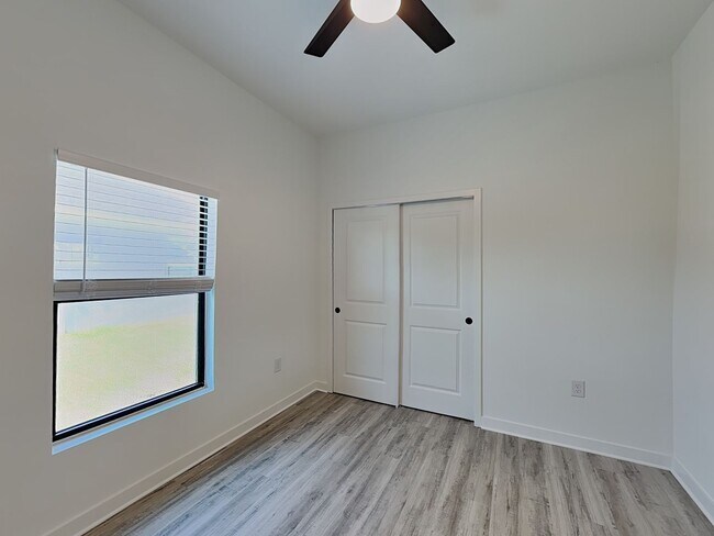 Building Photo - 558 Nimitz Blvd