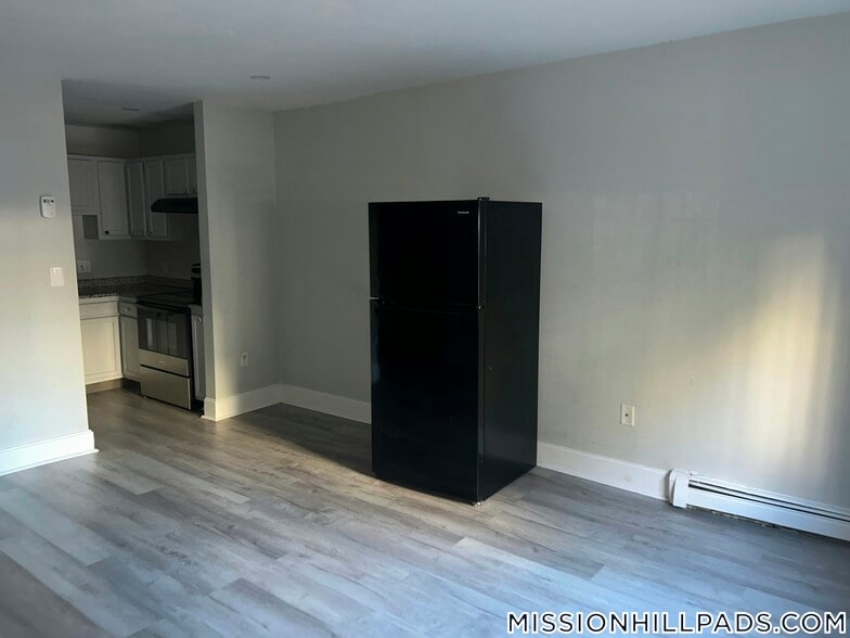 Building Photo - 15 Ruggles St