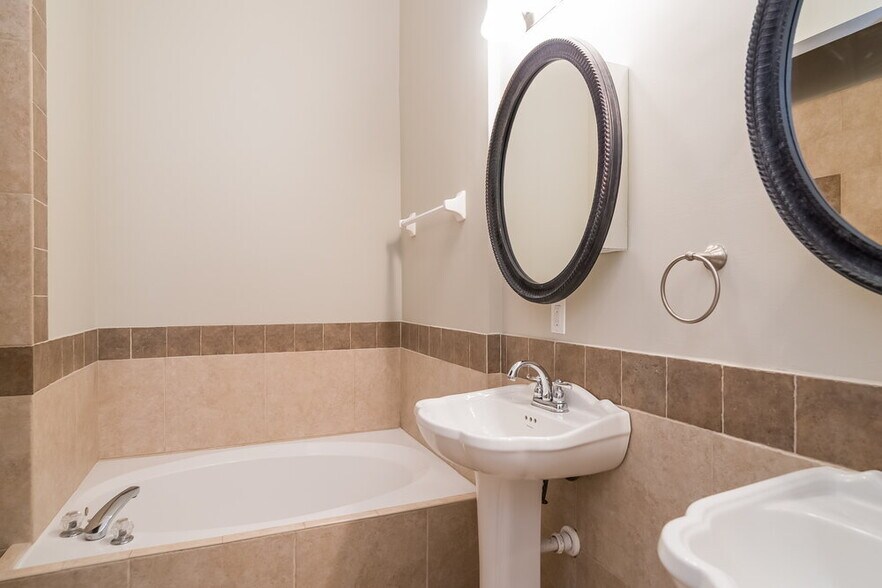 Building Photo - 172 Afton Ln