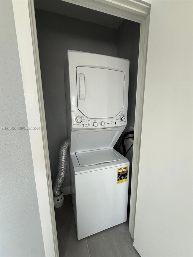 Building Photo - 3450 SW 9th St