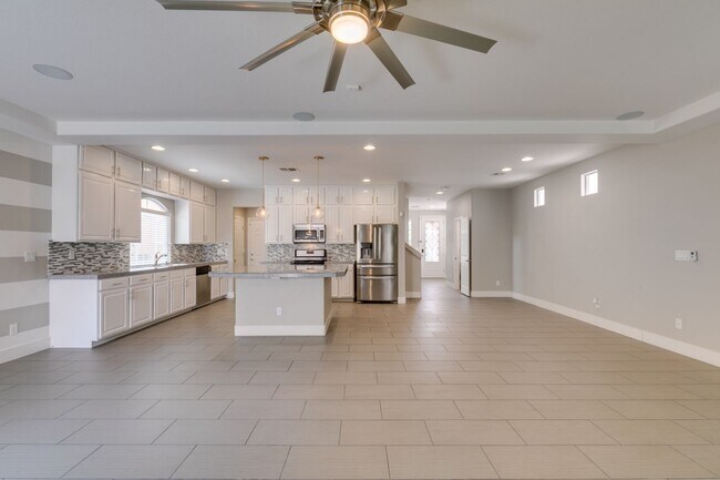 Building Photo - 4586 W Camero Ave