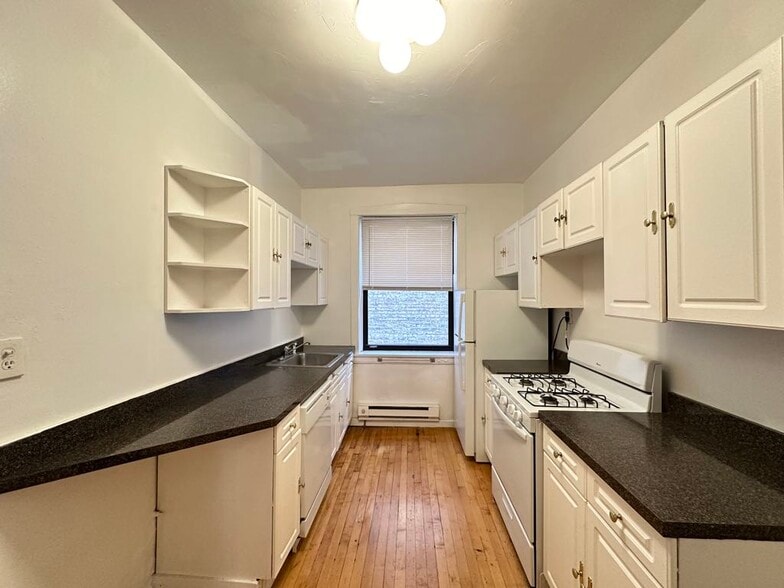 Building Photo - 1030 Dempster St