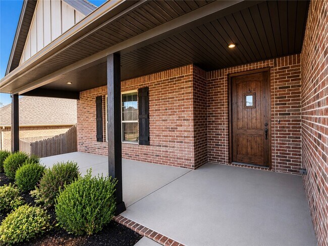 Building Photo - 1308 Cittadella Ave