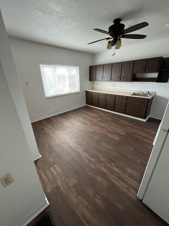 Building Photo - 1513 Ridge Ave