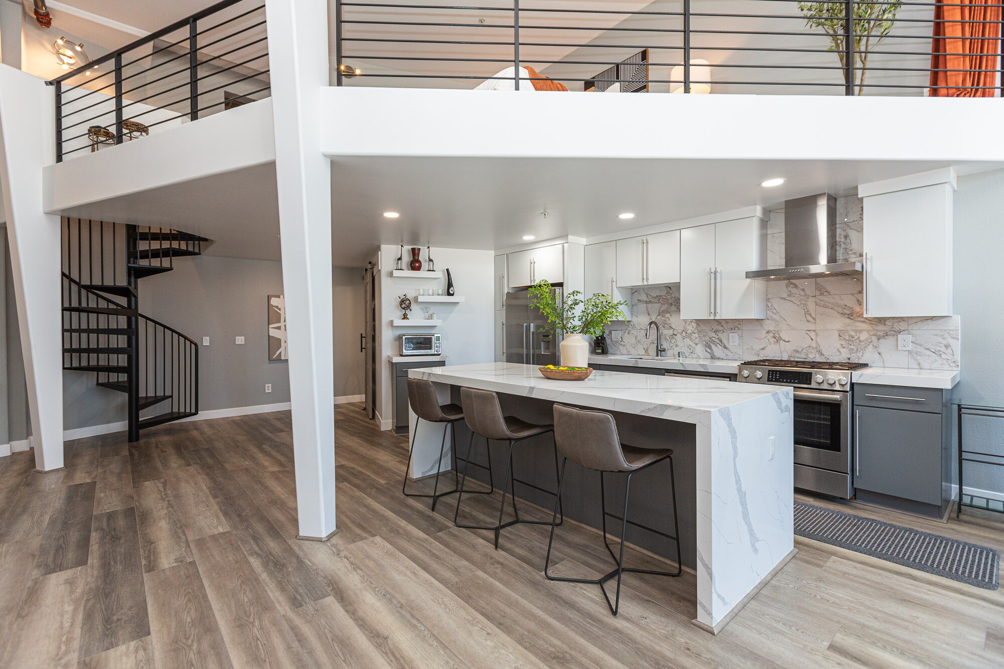 Building Photo - 346 1st St