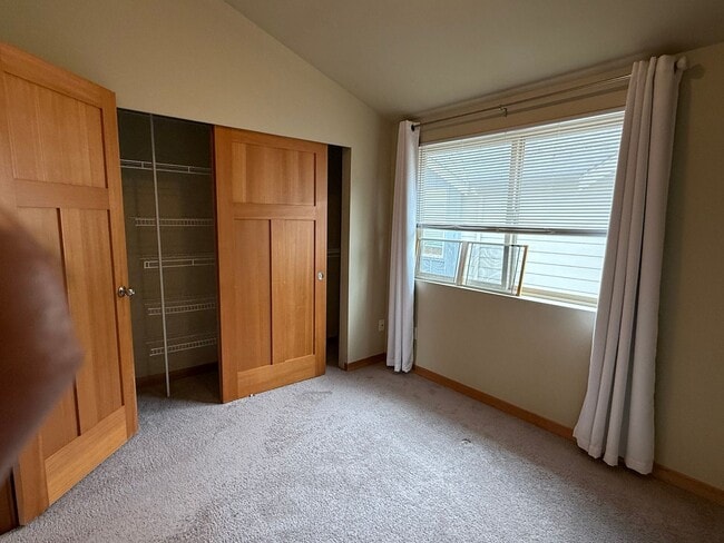 Building Photo - M/I SPECIAL! Highland Park Townhome w/ 3BR/2BA at over 1,000 Sq Ft!