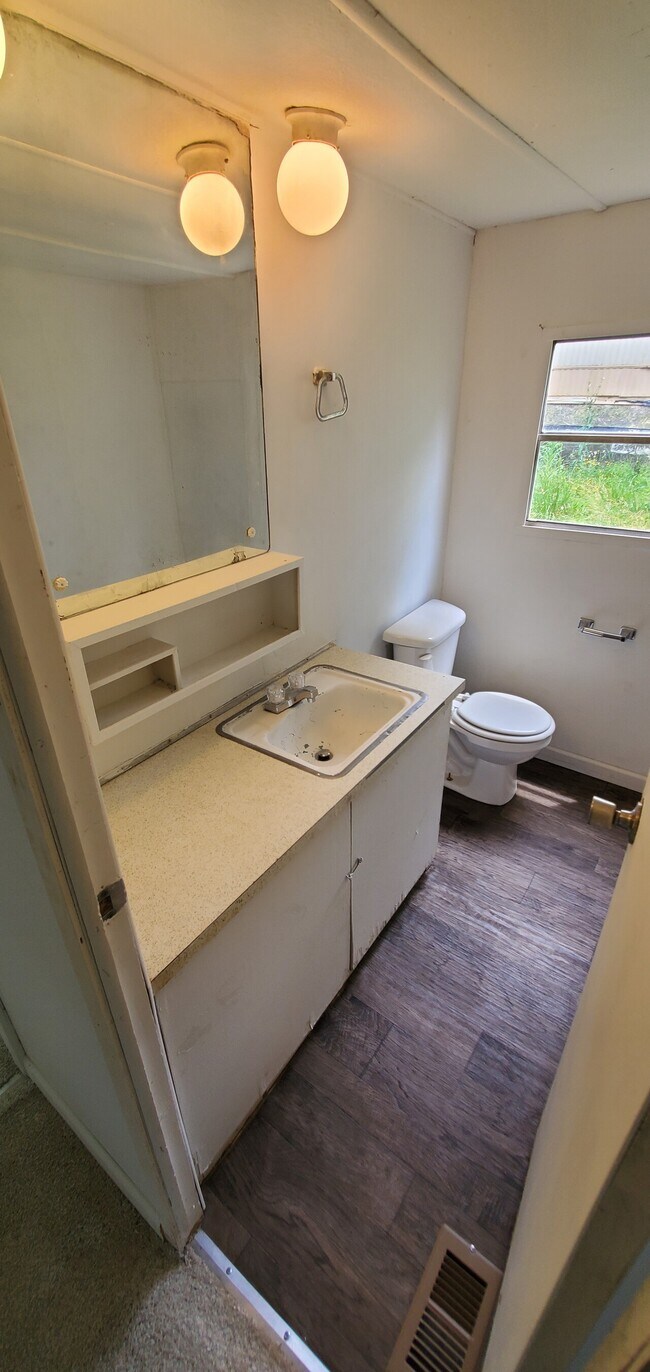 Building Photo - Liberty Church MHC