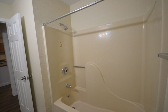 Building Photo - Bearcat Apartment