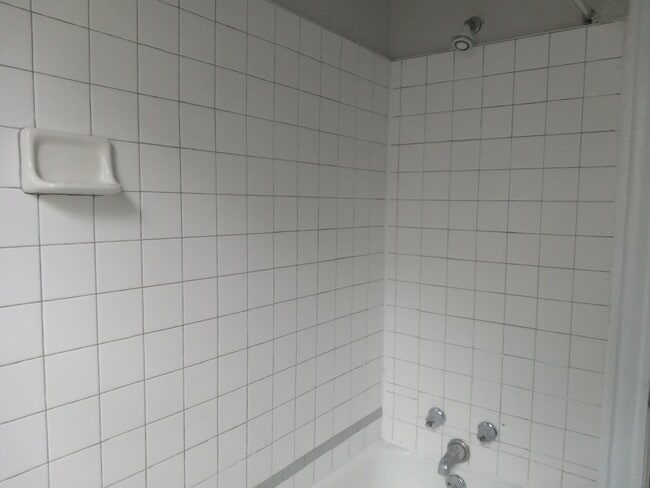 Building Photo - 1527 Dixmont Ave