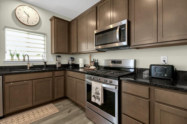 Building Photo - 24 Bazler Ln