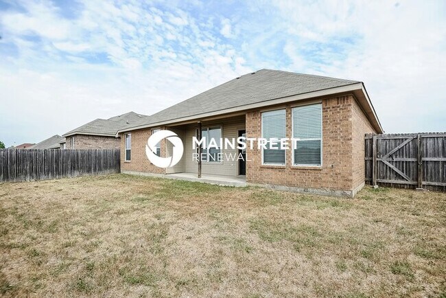 Building Photo - 3 Bedroom Pet-Friendly Home in Crowley, TX with Main Street Renewal
