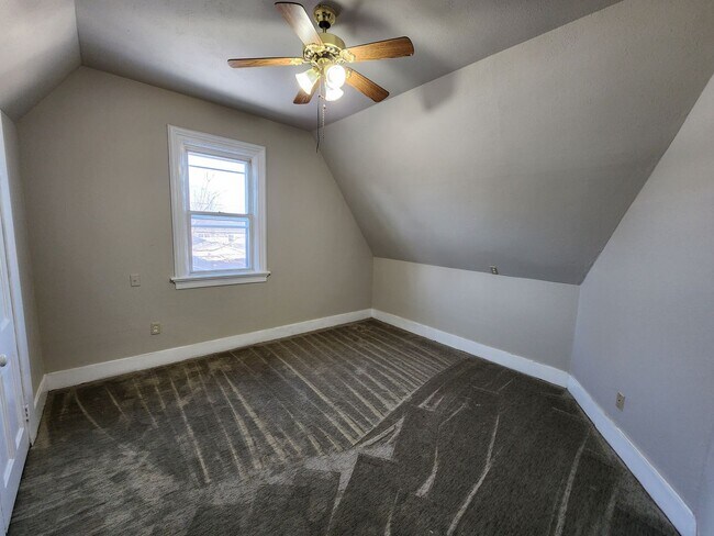 Building Photo - 705 E Montgomery St