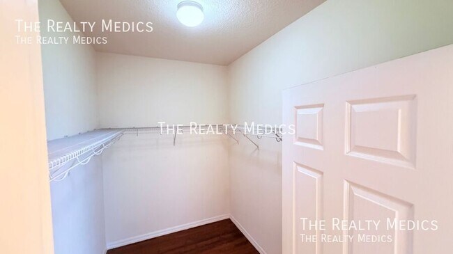Building Photo - 4067 Knott Dr