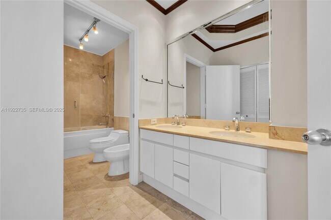 Building Photo - 808 Brickell Key Dr