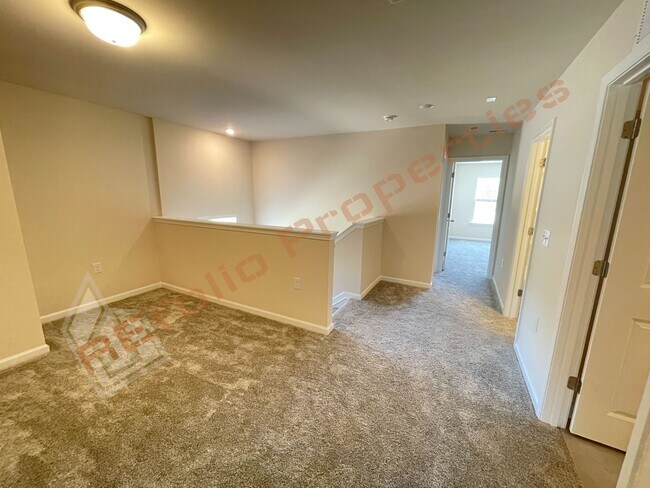 Building Photo - 2421 Hedge Maple Dr