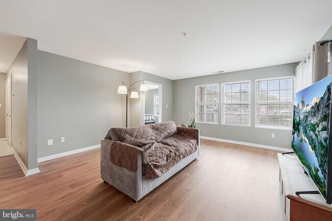 Building Photo - 8091 Lacy Dr