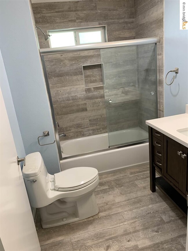 Building Photo - 1801 Sereno Dr