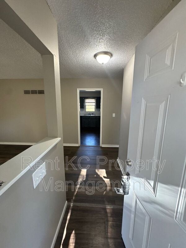 Building Photo - 218 SW 19th St