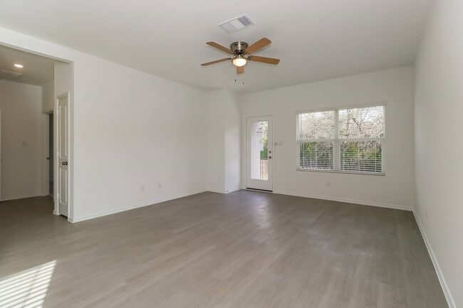 Building Photo - 1624 Boggy Crk Rnch Rd