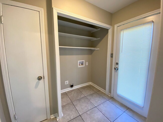 Building Photo - Large 3 bedroom 2 bath home in Whitehaven recently renovated