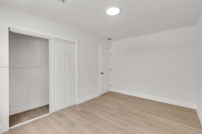 Building Photo - 3920 Hayes St