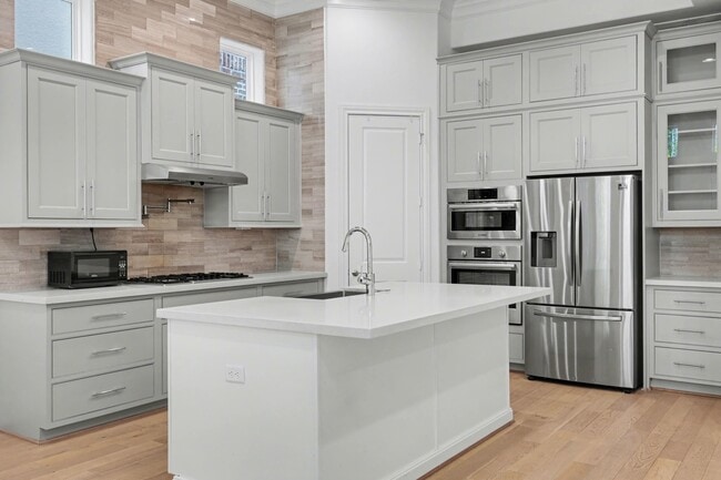 Building Photo - 2713 Kinsley Oaks Dr