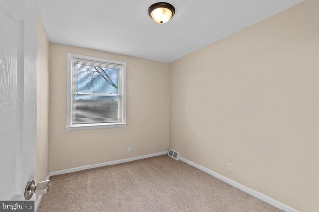 Building Photo - 4313 Deerpath Ln
