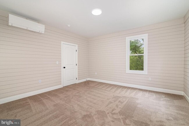 Building Photo - 4910 Earl Dr