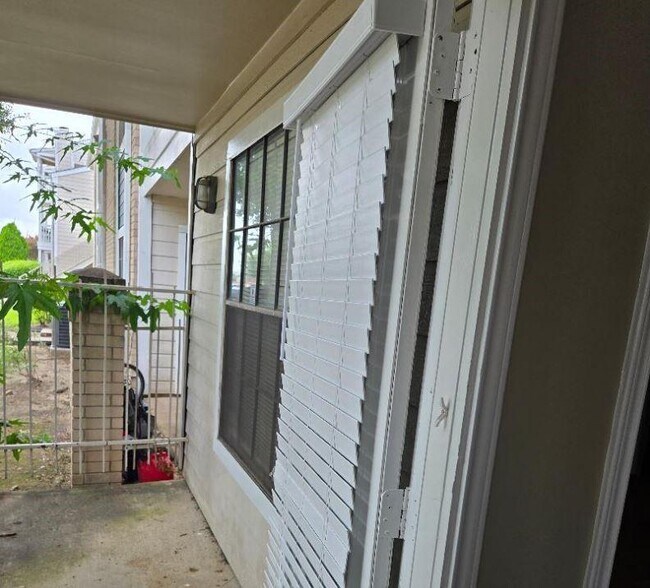 Building Photo - 12660 Ashford Point Dr