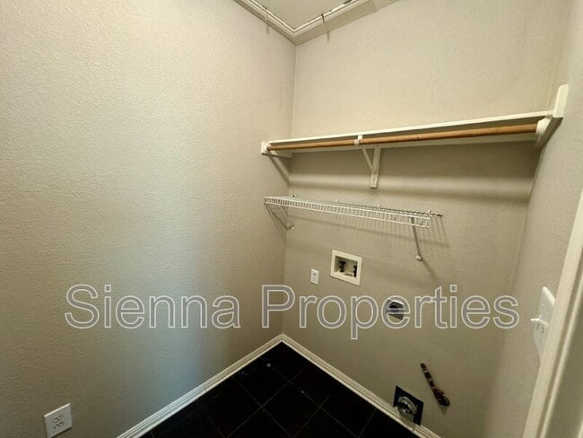 Building Photo - 1507 Avery Elissa Ln