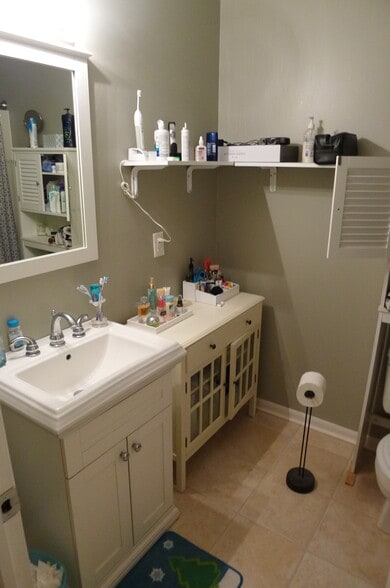 Building Photo - 204 Misty Cove